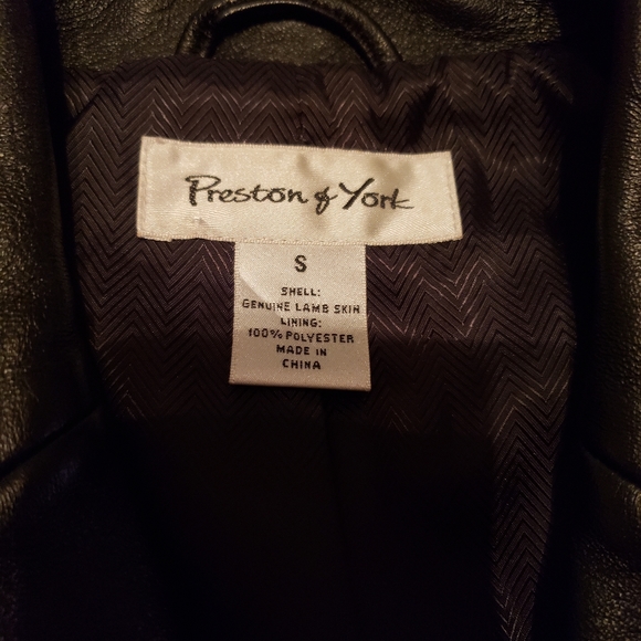 Falls hottest trendsetting leather Blazer - Picture 3 of 11